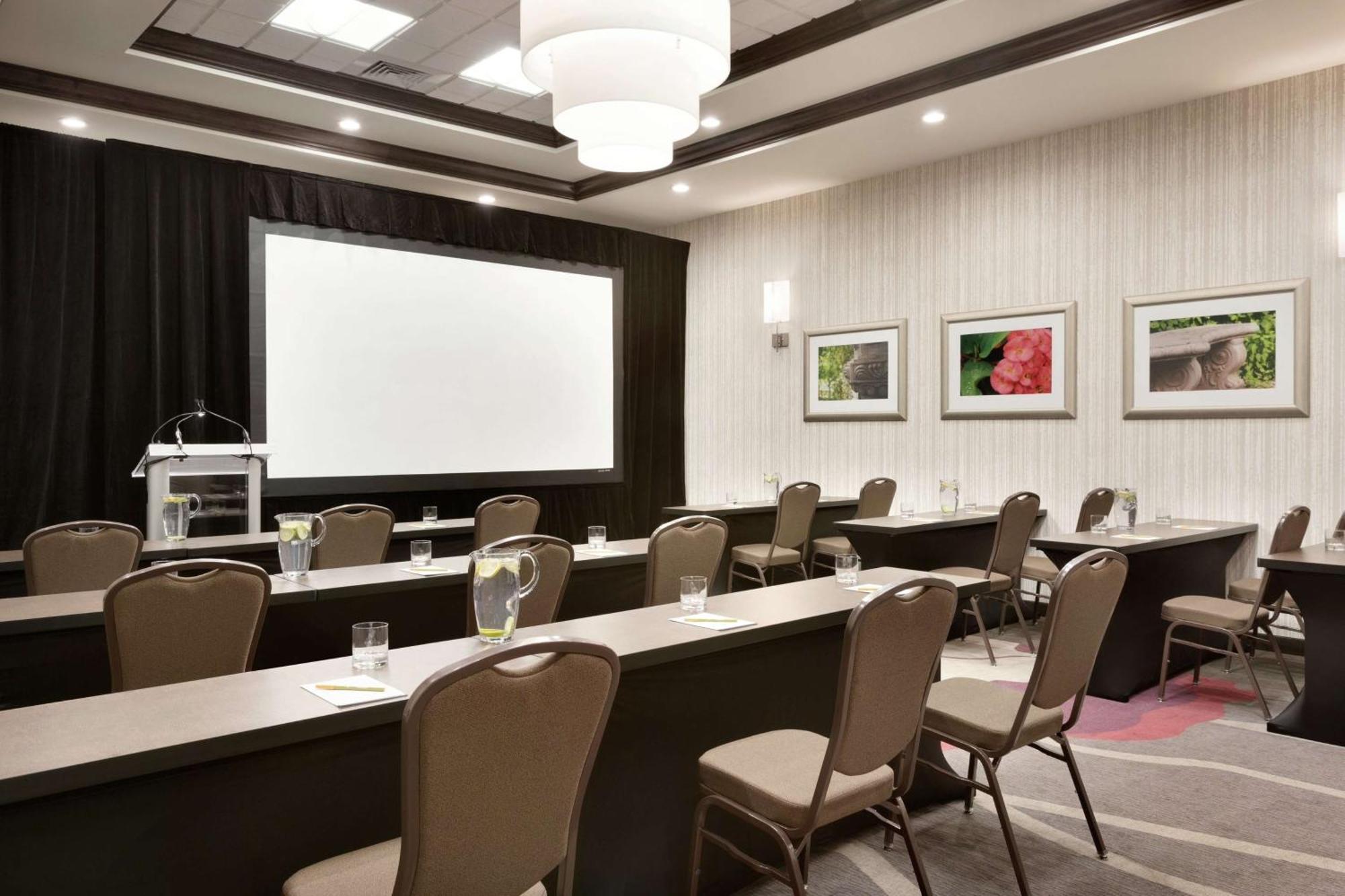 Hilton Garden Pittsburgh Airport South-robinson Mall Hotel 3*